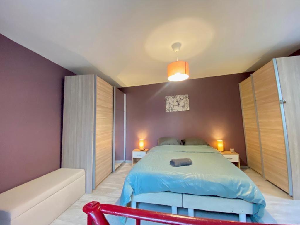 Agreable Maison De Dans Petit Village Auvergnat *
