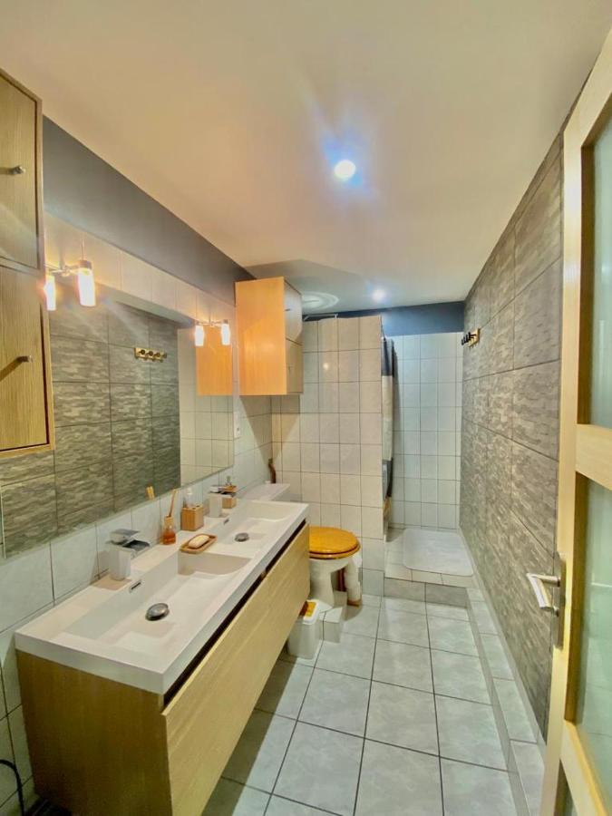 Apartment Agreable Maison De Dans Petit Village Auvergnat Corent